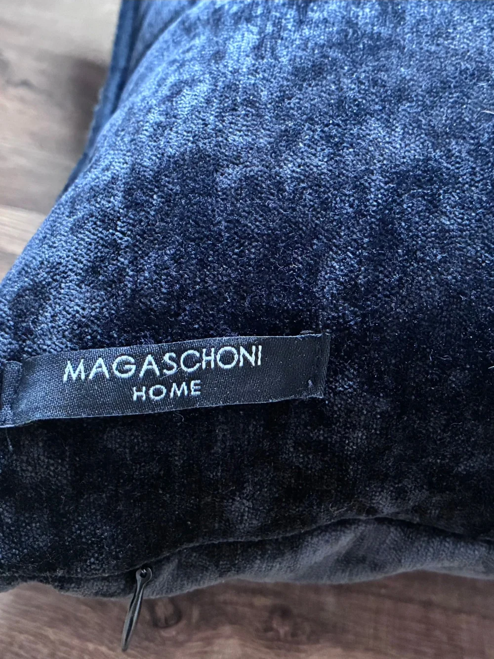N/A magaschoni black